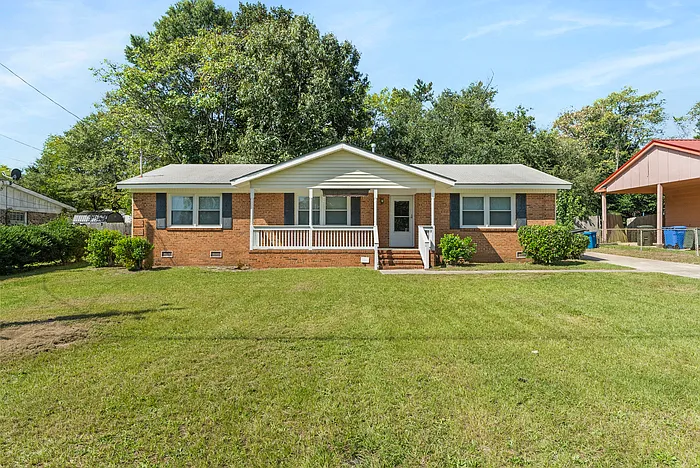 4 bed, 2.0 bath, 1446 sqft, $1,350 — Photo 2