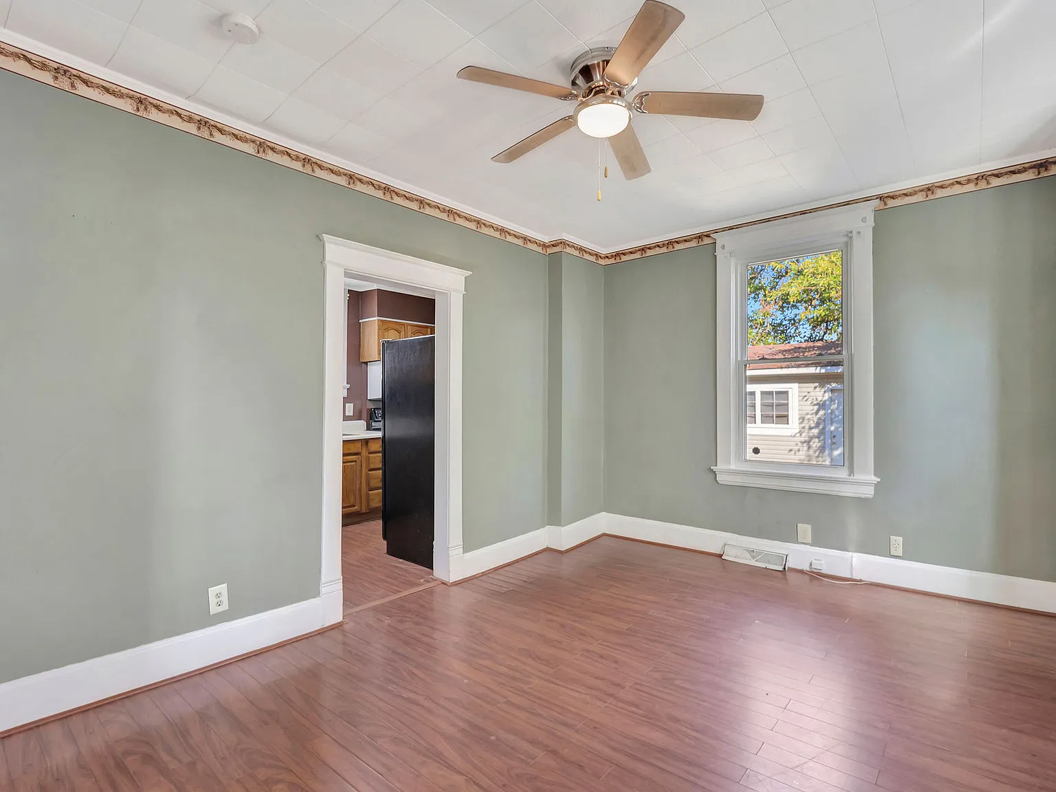 111 S Edgewood Ave — Photo 2