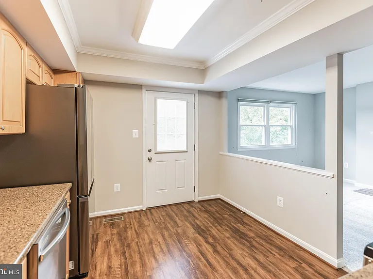 5335 Lake Cove Ct — Photo 9