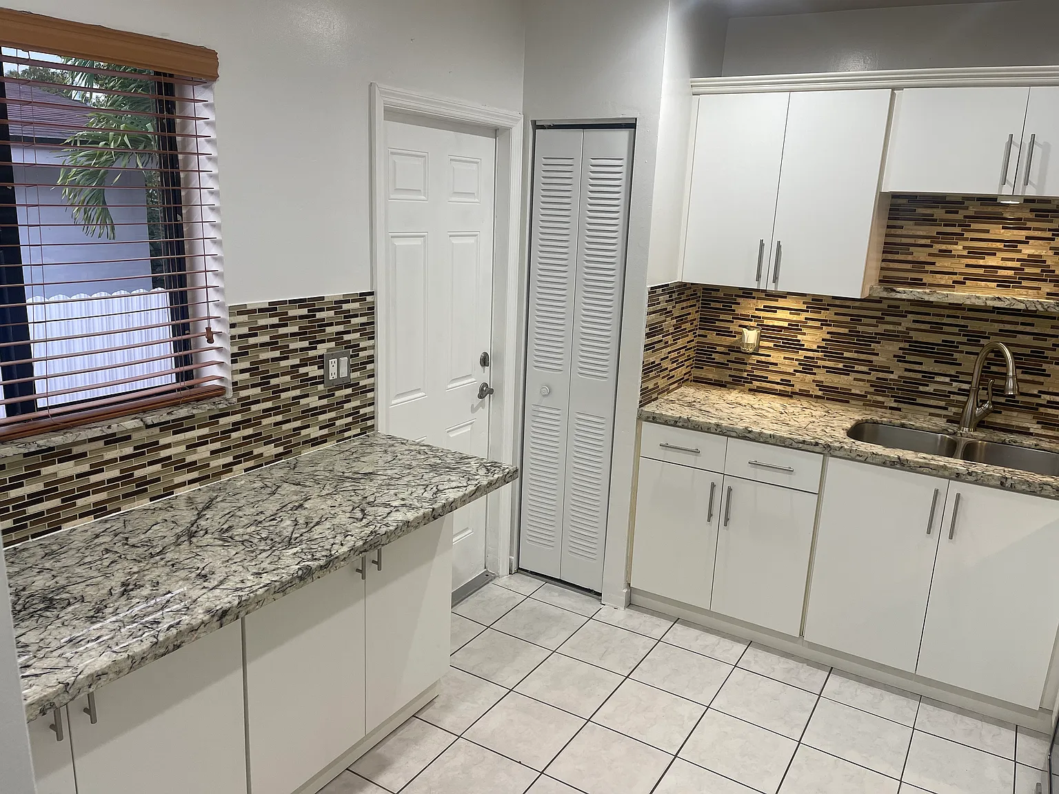 3 bed, 1800 sqft, $3,650 — Photo 4