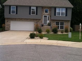 301 Carey Ln, Chesterton, IN 46304