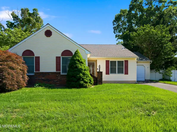 656 Branch Drive, Toms River, NJ 08755