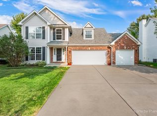 1008 Bristol Dr E, Sycamore, IL 60178