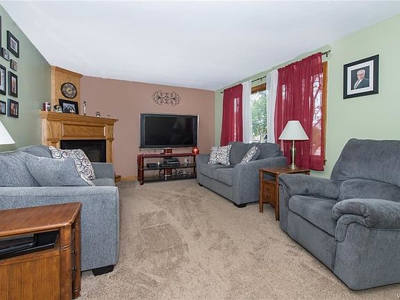 2nd image of 181 Aurora Dr
