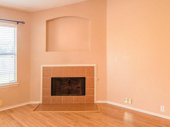 4th image of 2304 Breanna Way