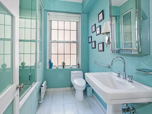 Sold by Sotheby's International Realty | media 21