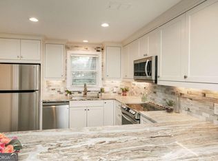 402 Abingdon Way #402, Atlanta, GA 30328