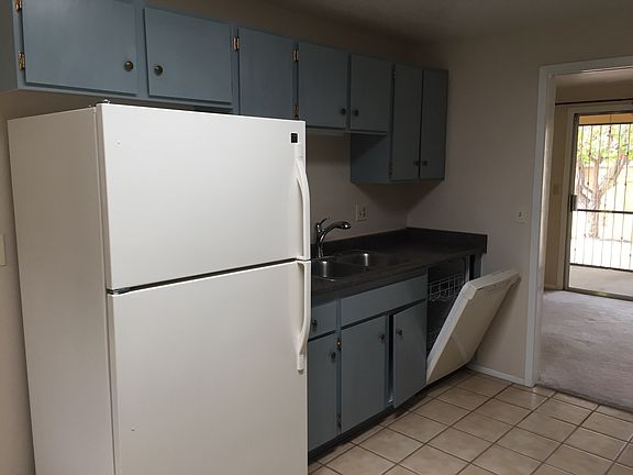 2nd image of 141 E Mountain Morning Dr