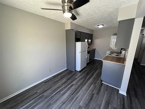 3rd image of 2804 Del Prado Dr