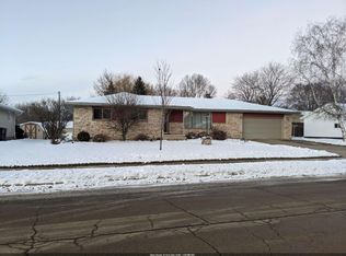 711 W Jennings St, New London, WI 54961