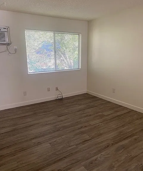 2518 G St — Photo 3