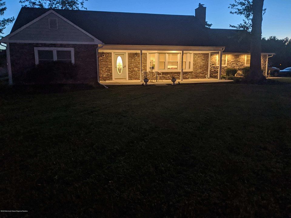 2nd image of 79 Stillwells Corner Rd