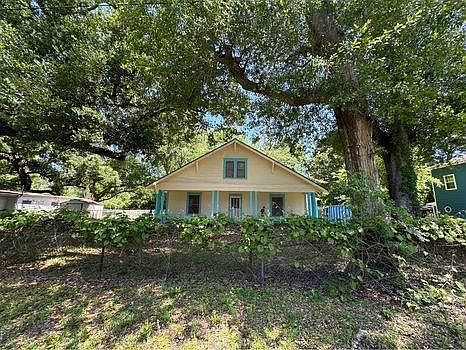 3rd image of 325 Marceline Blvd