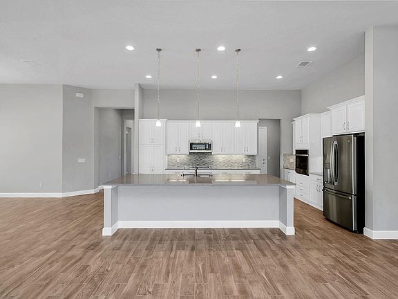 2nd image of 665 Mosaic Blvd
