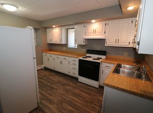 309 1/2 N Hill St #2, Dubuque, IA 52001