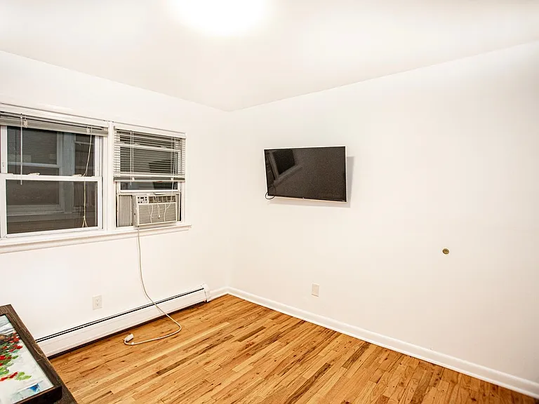 391 Manila Ave #2 — Photo 14