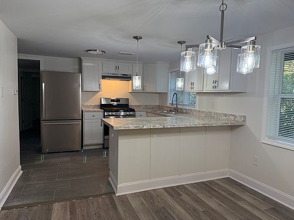 3rd image of 220 Norton Ave