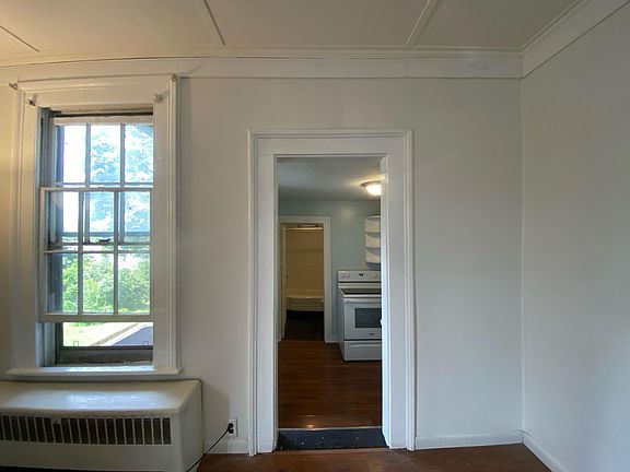 5th image of 87 N 5th St APT 2
