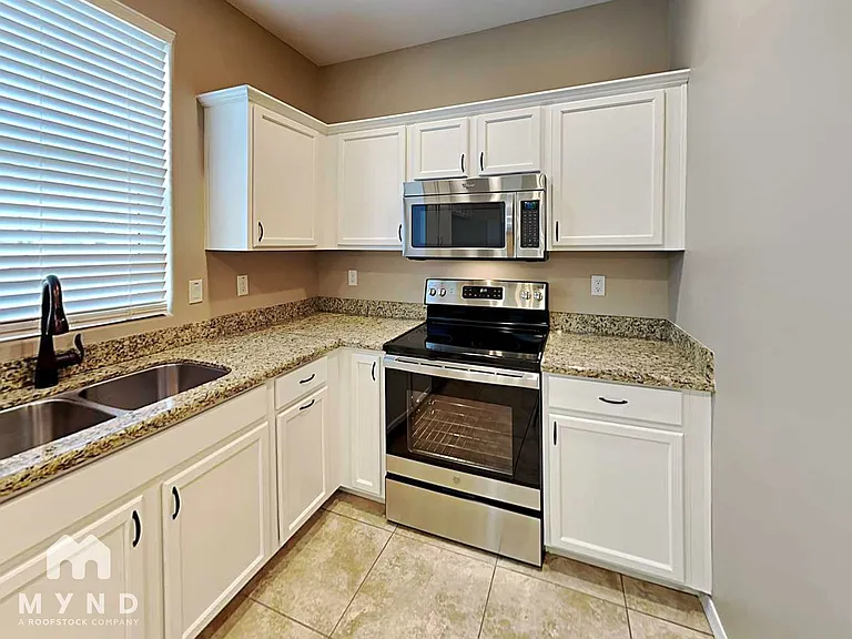 17694 W Mandalay Ln — Photo 6