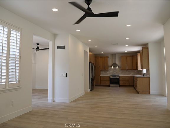 5th image of 131 Brooks Ct