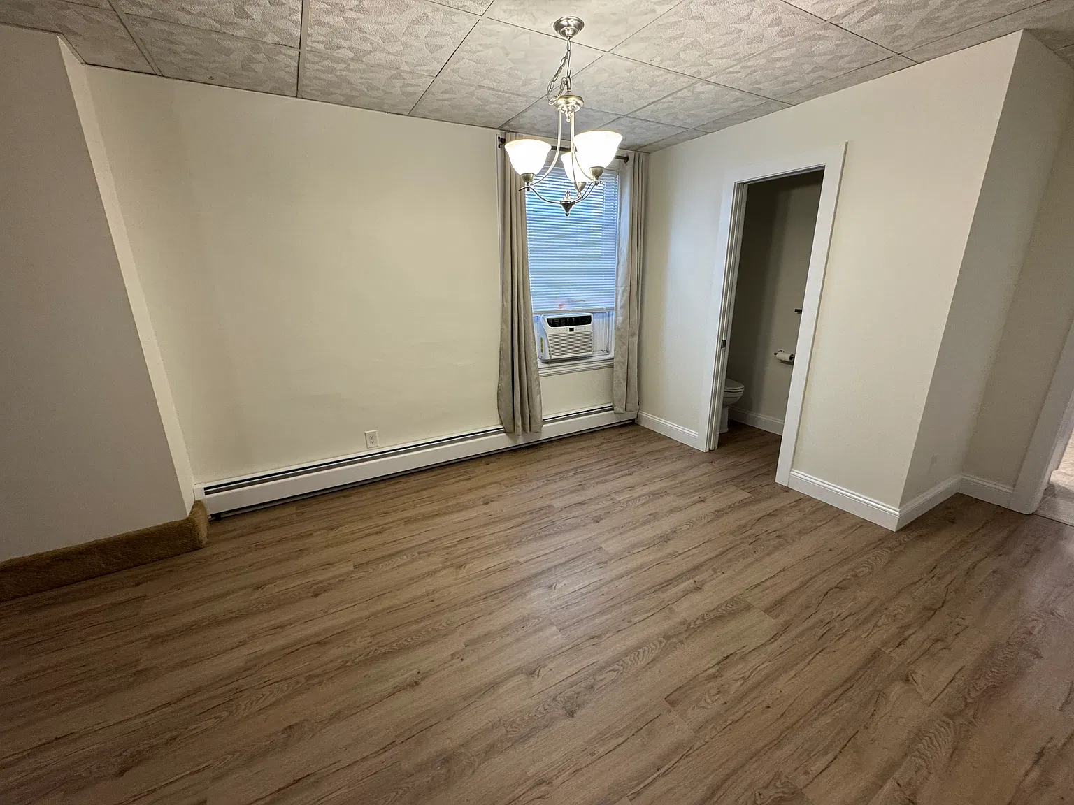 2 bed, 1.5 bath, 1400 sqft, $2,300 — Photo 3