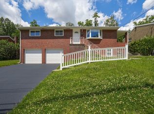 745 Shadyside Dr, West Mifflin, PA 15122