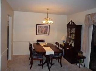 5902 Park Ridge Dr, North Olmsted, OH
