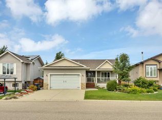 128 12th Ave NE, Sundre, AB T0M 1X0
