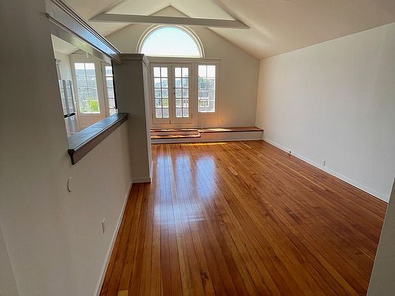 2nd image of 521 Waller St