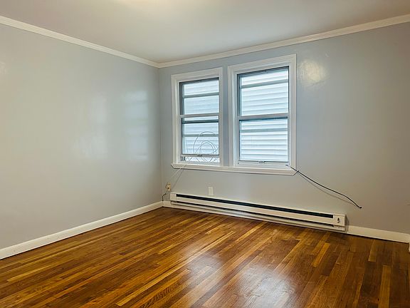 3rd image of 291 Lexington St #1
