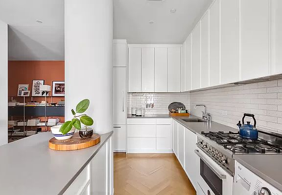 5th image of 184 Kent Ave APT A601