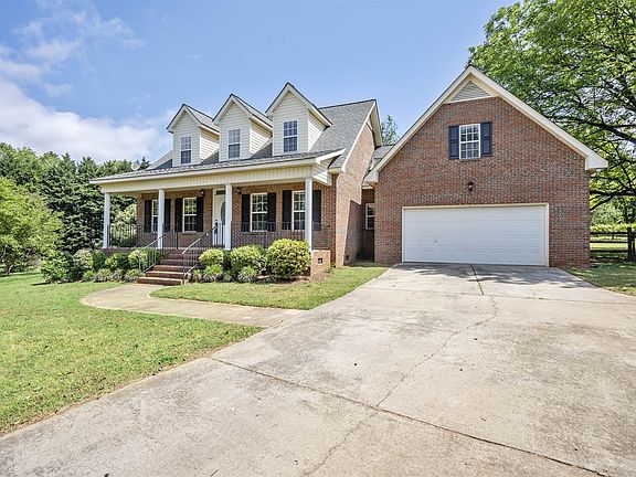 2nd image of 132 Shoreview Dr
