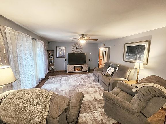 5th image of 5128 N Pleasant Hill Dr