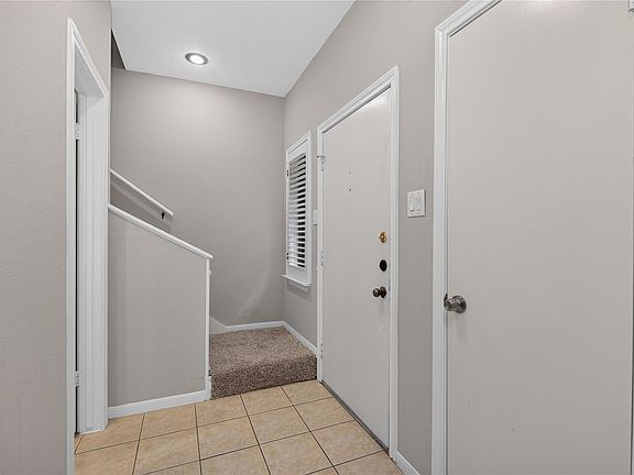 5th image of 11711 Memorial Dr APT 11