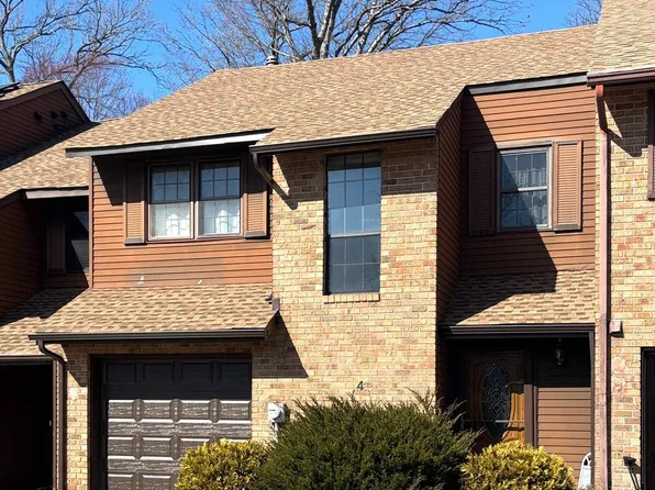 4 Lafayette Ln, Cherry Hill, NJ 08003