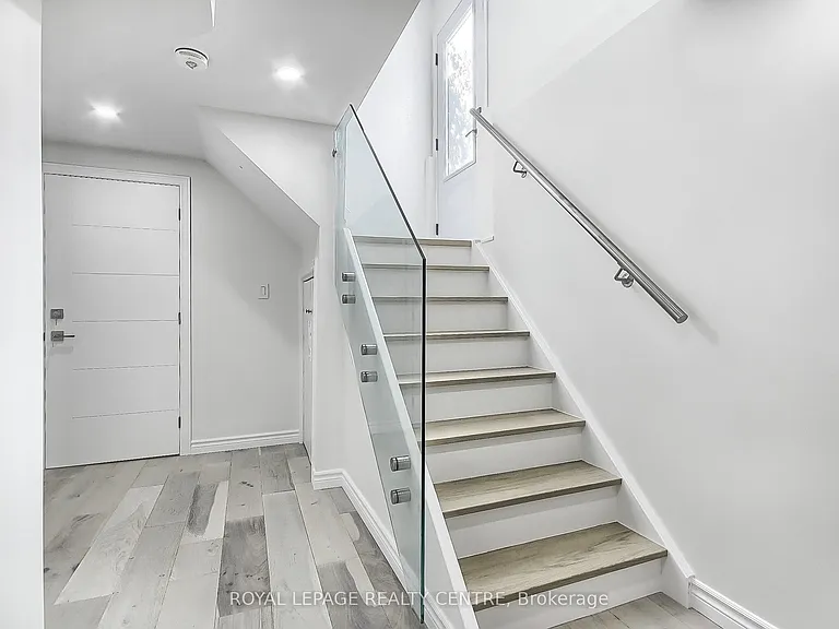 1087 Orchard Rd #LOWER — Photo 4