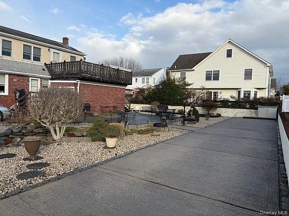 5th image of 86 Lynbrook Avenue