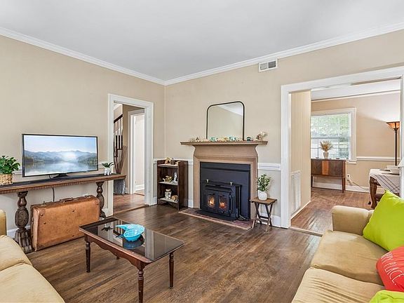 4th image of 218 Palen Ave