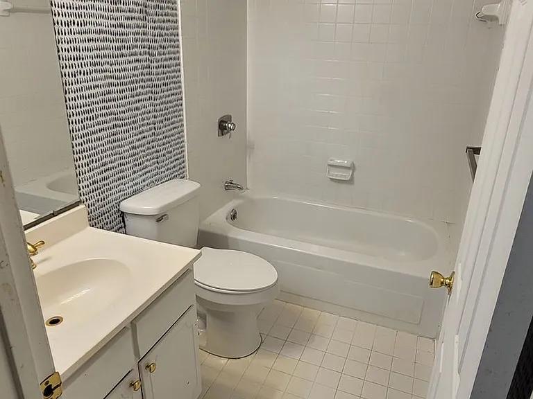 1704 Ashford Ln — Photo 20