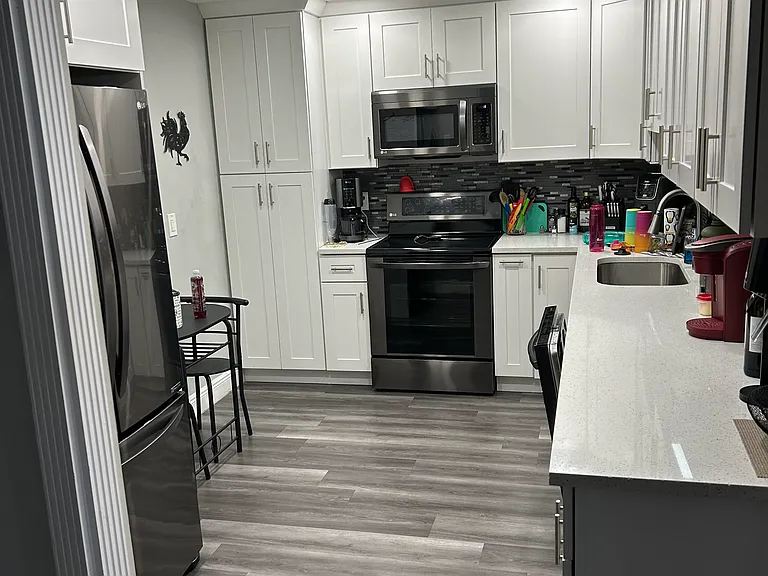 3980 Oaks Clubhouse Dr #303 — Photo 3
