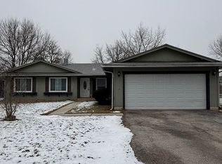 2490 Ridge Ave, Aurora, IL 60504