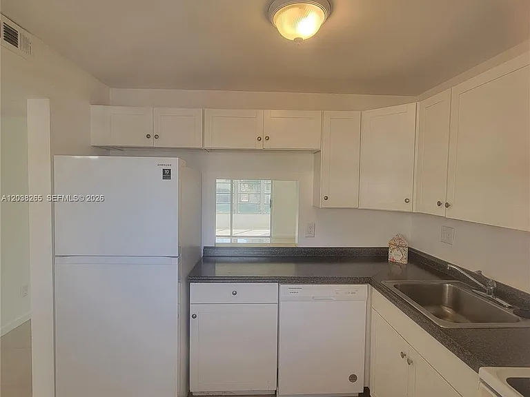 6021 NW 61st Ave #207 — Photo 3