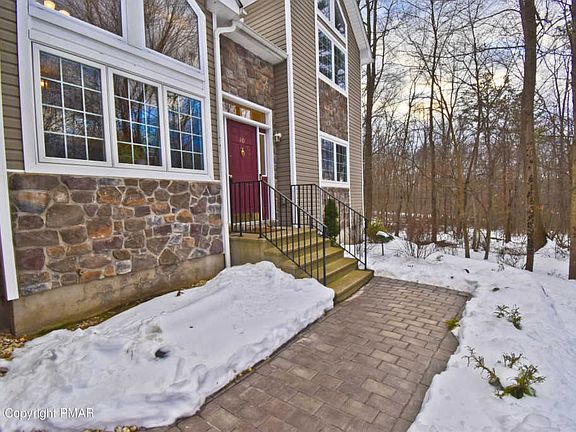 3rd image of 1340 Park Dr