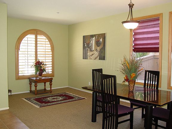 Living room/dining room