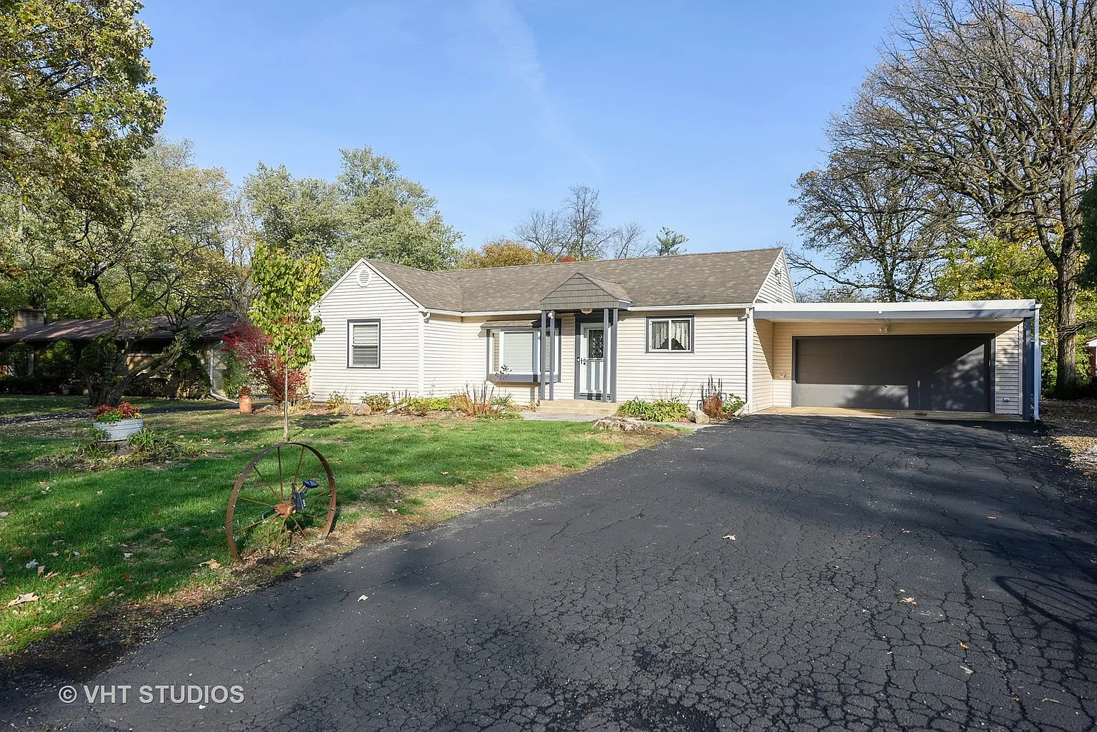 4N225 Briar Ln photo 1
