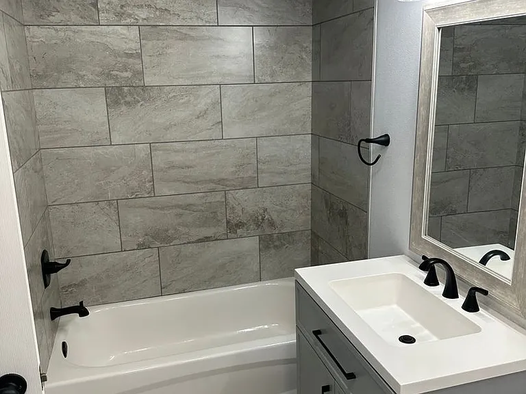 1201 Backus Ave — Photo 9