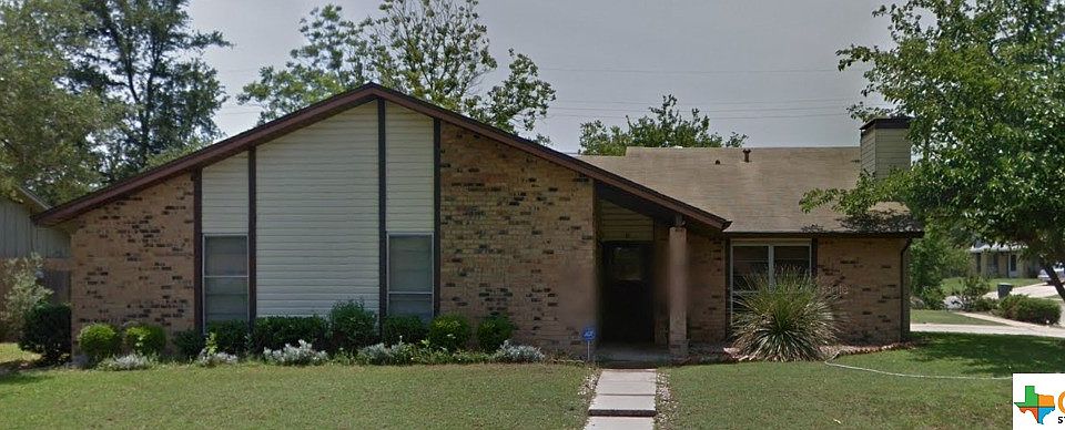 1st image of 414 W Voelter Ave