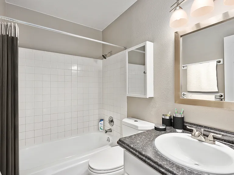 Fairview Apartments — Photo 8