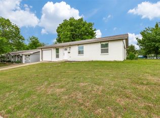 1205 Las Palmas Dr, Grand Prairie, TX 75052
