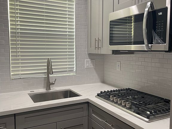 5th image of 918 1/2 Centinela Ave